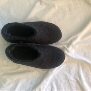 Black shoe style glerups